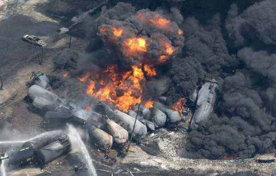 derailed_tankers_on_fire