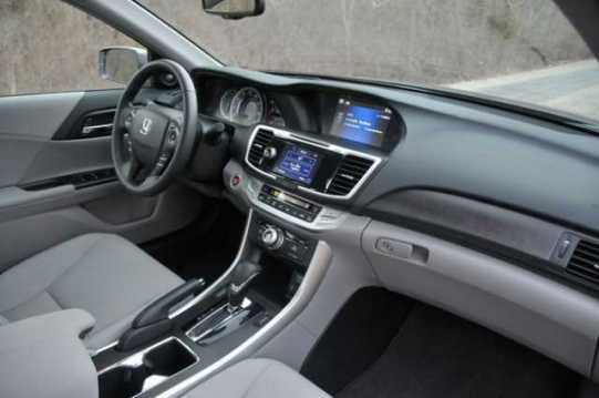 2016-Honda-Accord-Sedan-interior